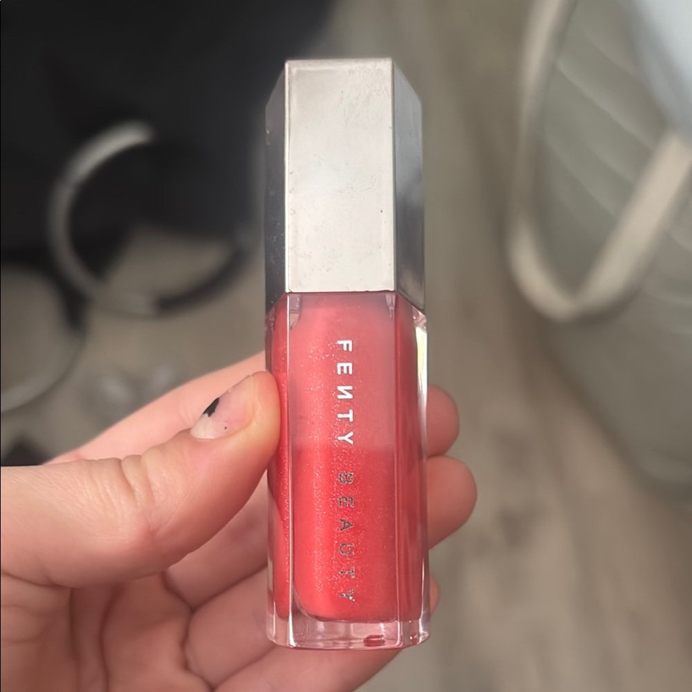 Fenty Beauty Gloss Bomb - Shimmering Red